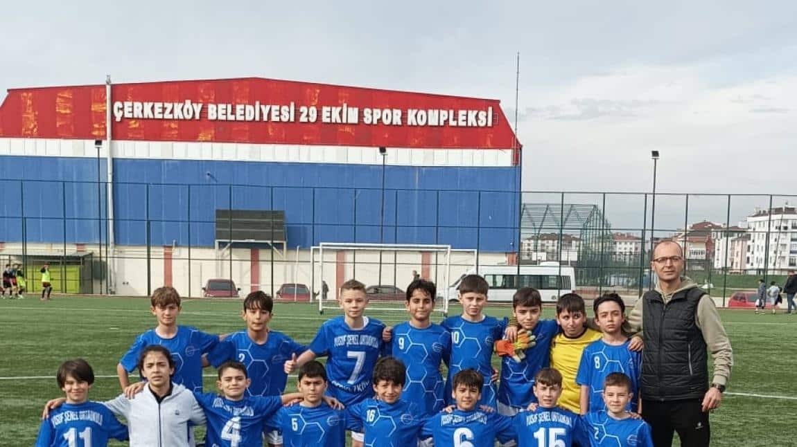 Küçük Erkek Futbol Takımımız Rakibini 6-2 Yendi 